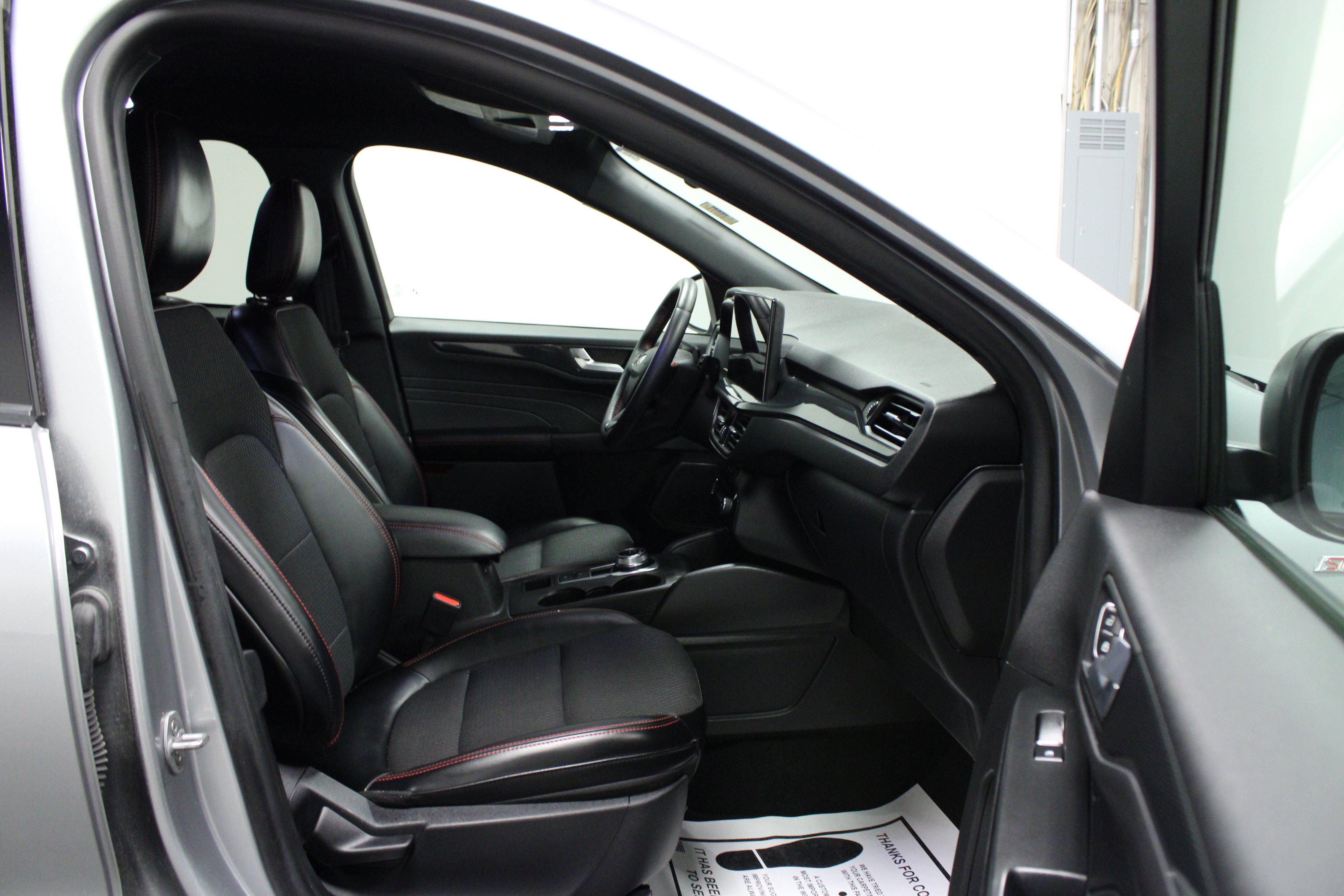 Used 2024 Ford Escape ST-Line w/ Tech Pack #1 FWD image 16
