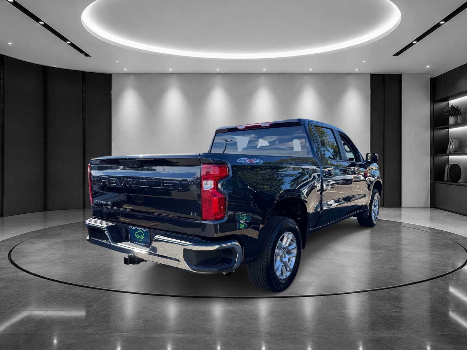 Used 2024 Chevrolet Silverado 1500 LT AWD/4WD image 5