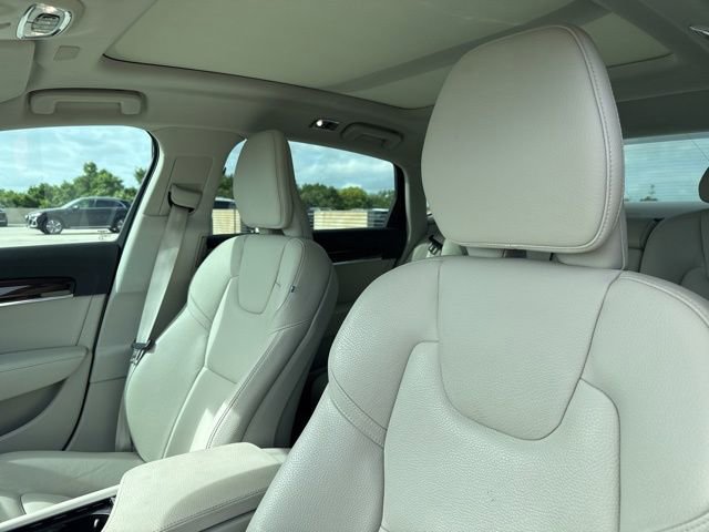 Used 2020 Volvo S90 T6 Momentum w/ Protection Package Premier image 14