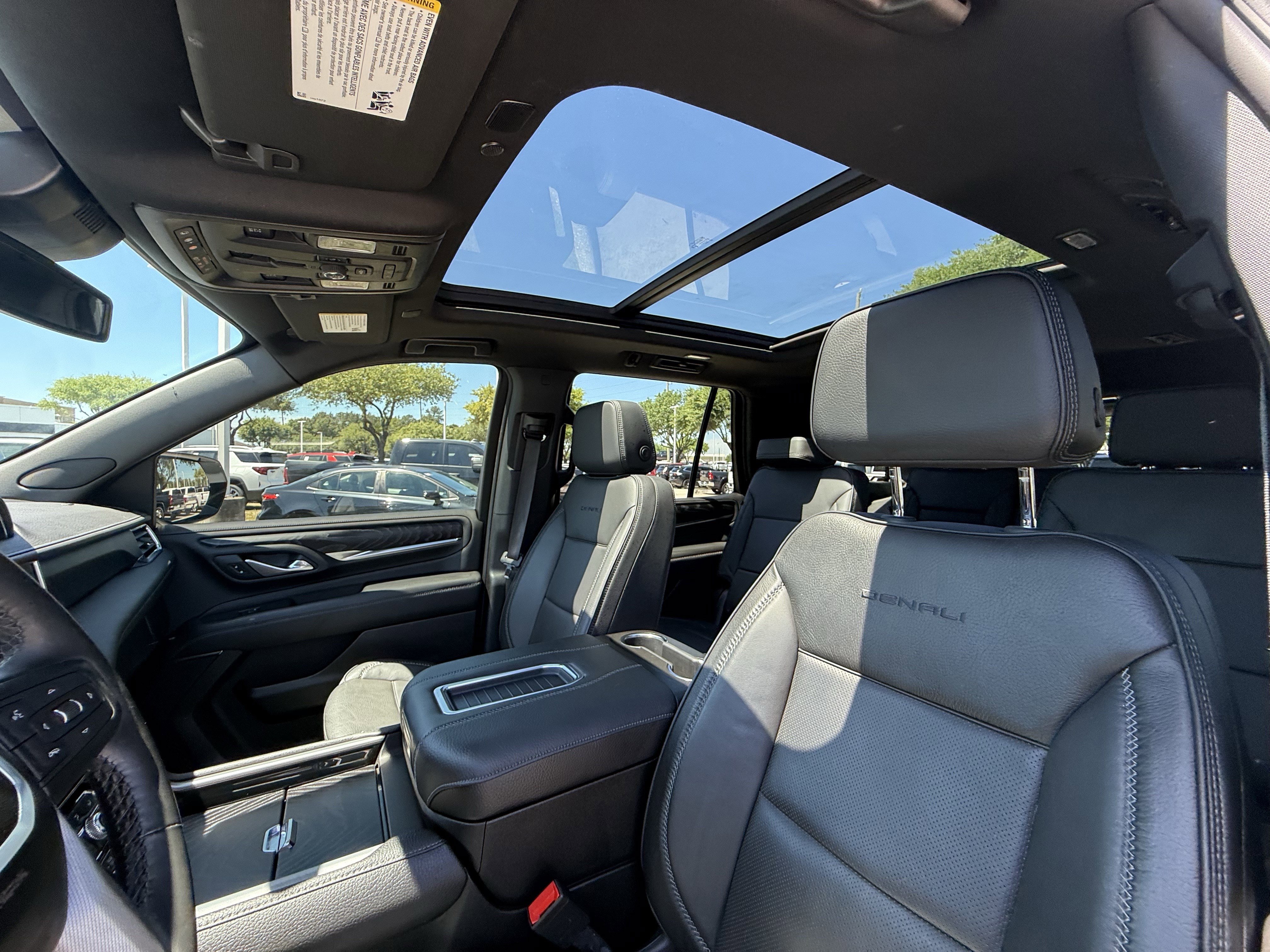 Used 2024 GMC Yukon Denali AWD/4WD image 26