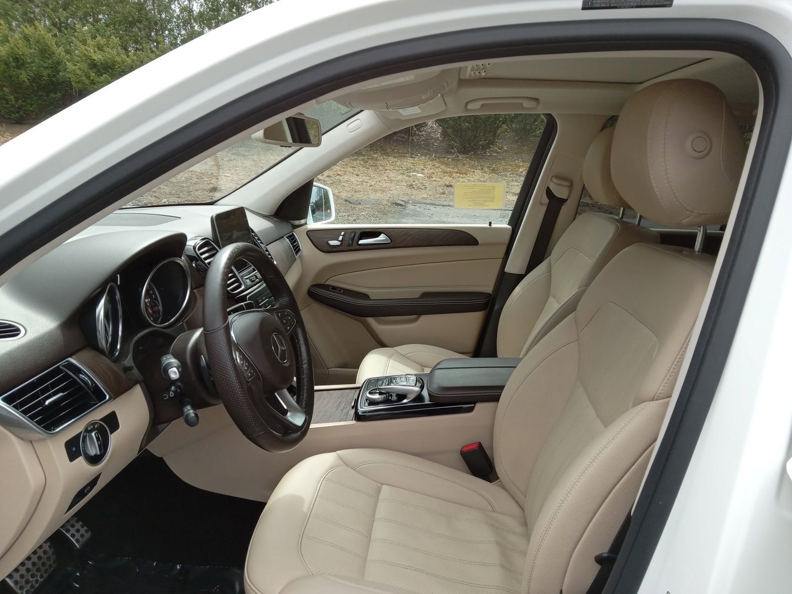 Used 2019 Mercedes-Benz GLE 400 4MATIC image 9