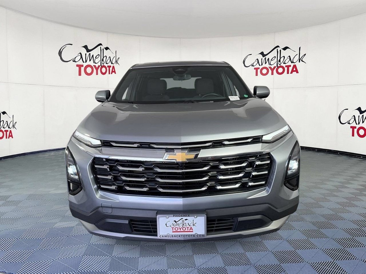 Used 2025 Chevrolet Equinox LT FWD image 3