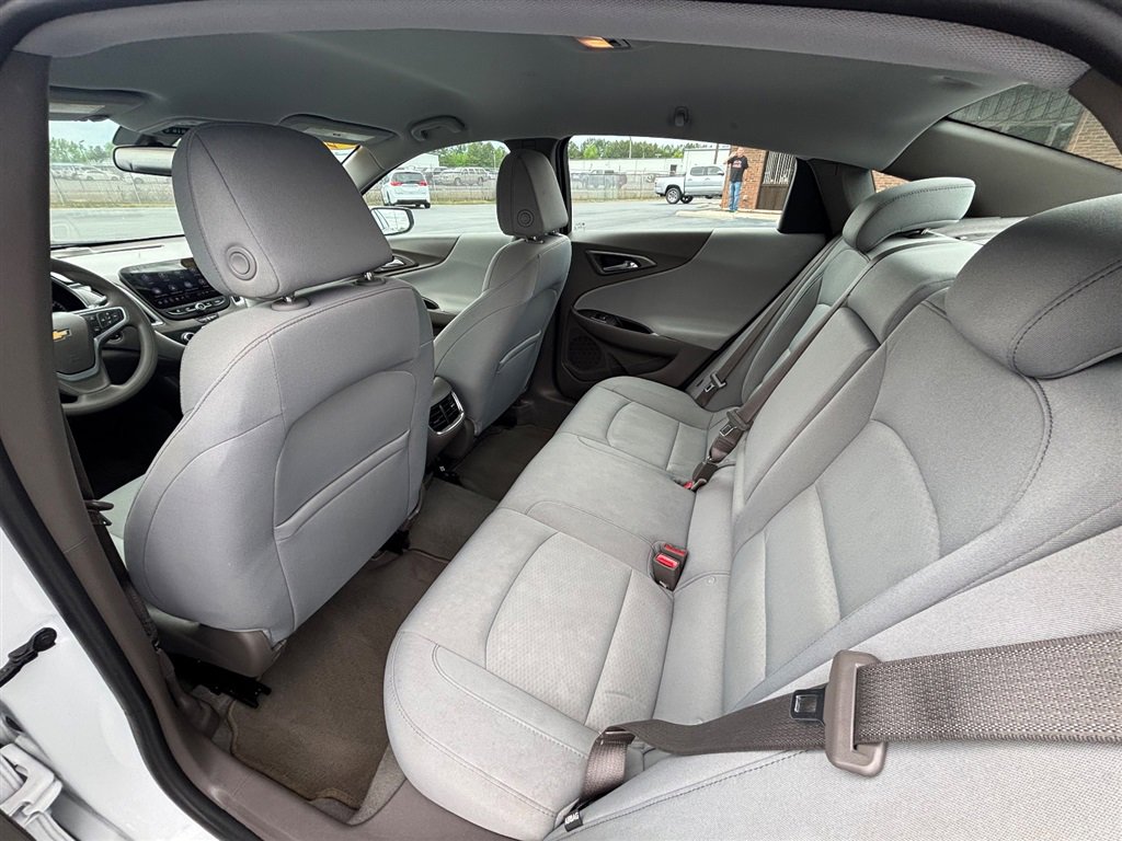 Used 2022 Chevrolet Malibu LT FWD image 16