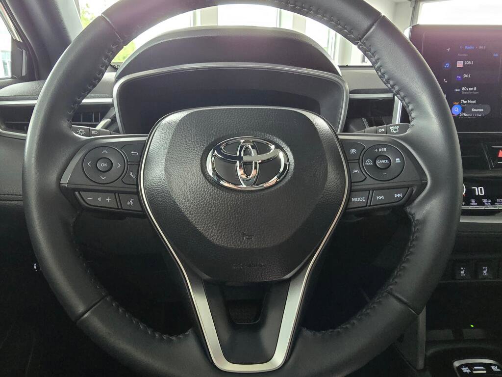 Used 2025 Toyota Corolla Cross AWD Hybrid w/ Convenience Package image 28