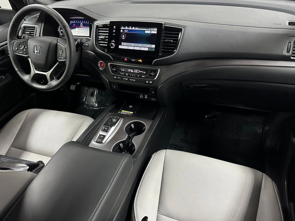 Used 2025 Honda Passport EX-L image 11