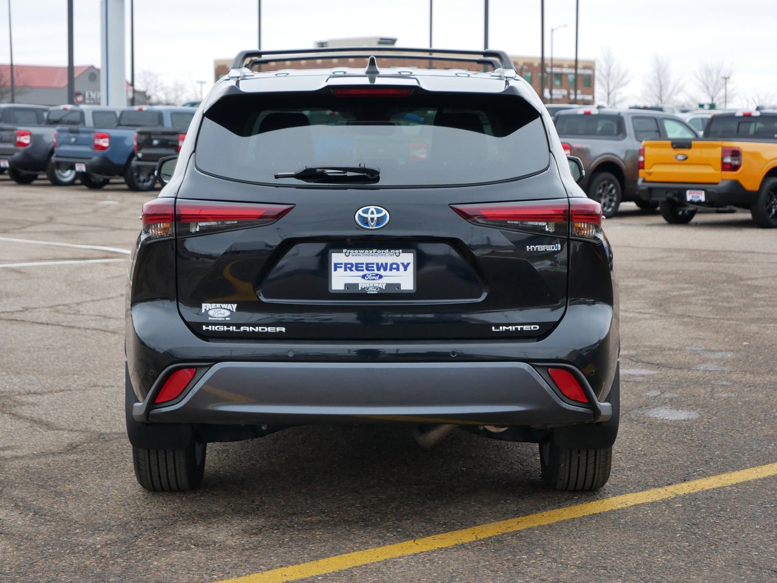 Used 2024 Toyota Highlander Limited image 5