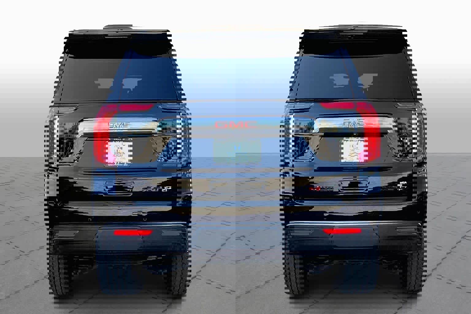 Used 2024 GMC Yukon AT4 w/ AT4 Premium Package image 5