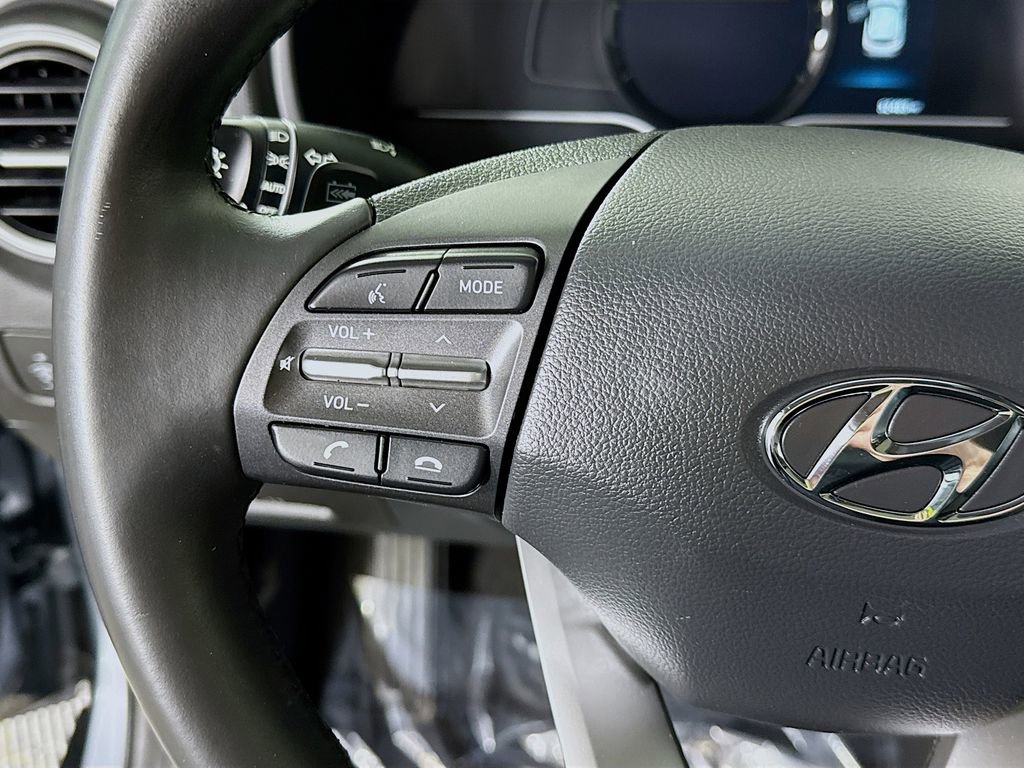 Certified 2021 Hyundai Kona Limited FWD image 22