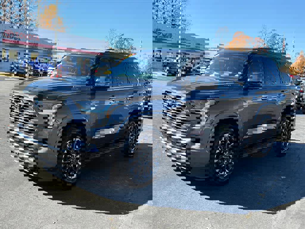 Used 2023 Toyota Sequoia Limited image 25