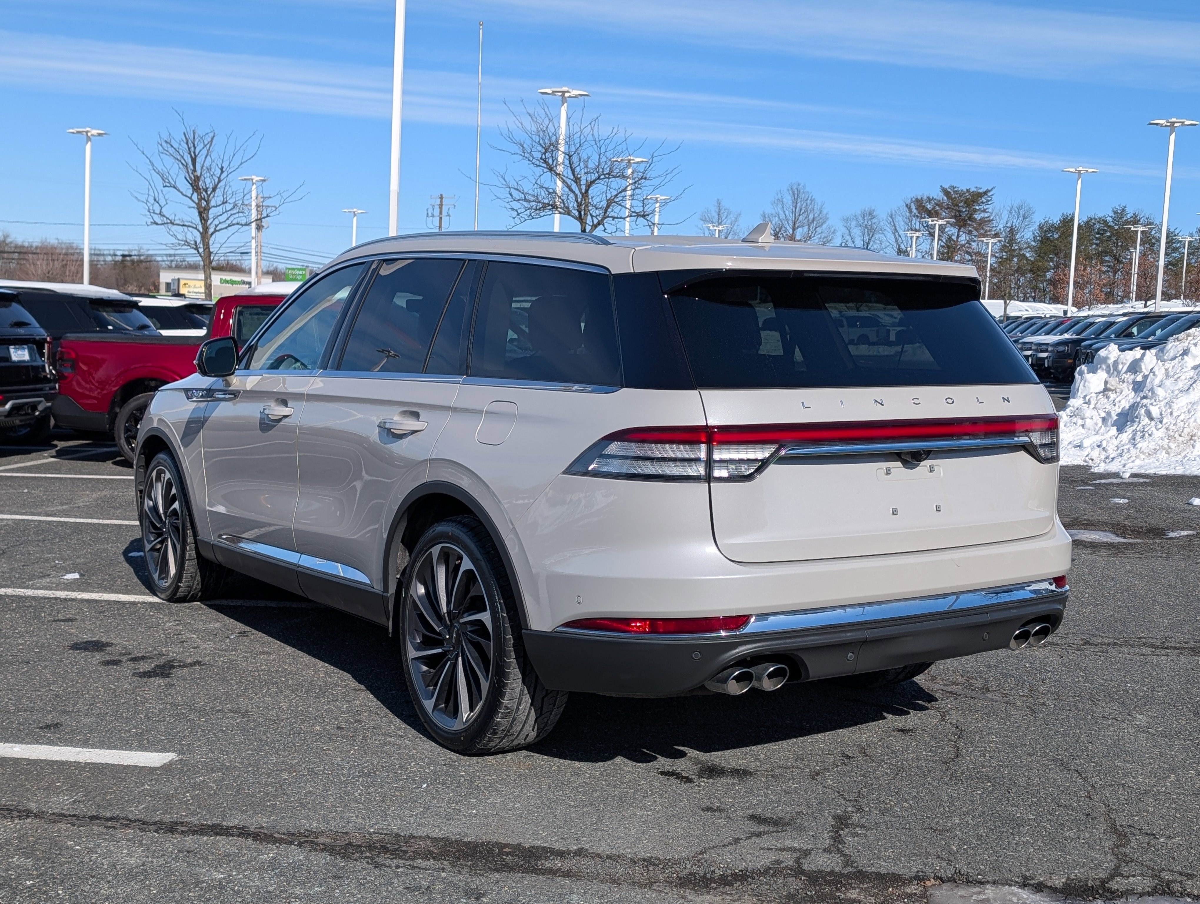 Used 2020 Lincoln Aviator Reserve w/ Equipment Group 202A image 5