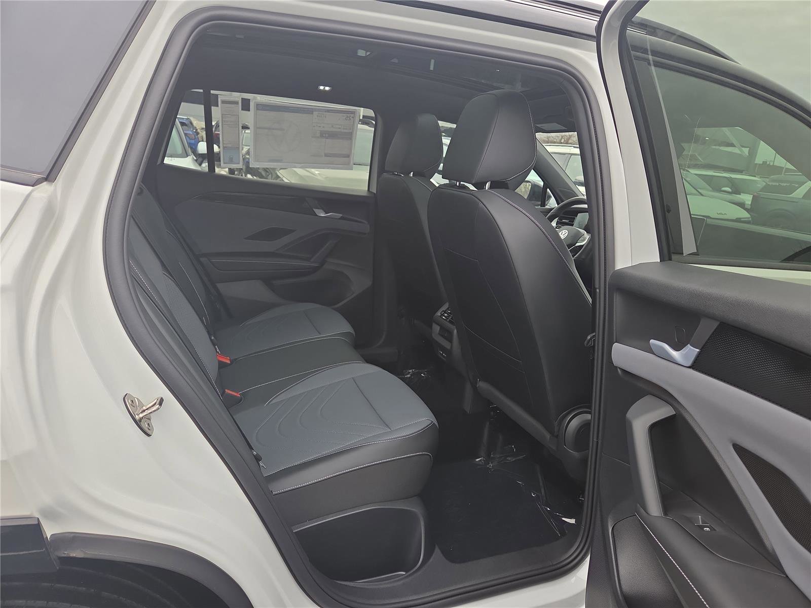 New 2026 Volkswagen Tiguan SE R-Line image 31