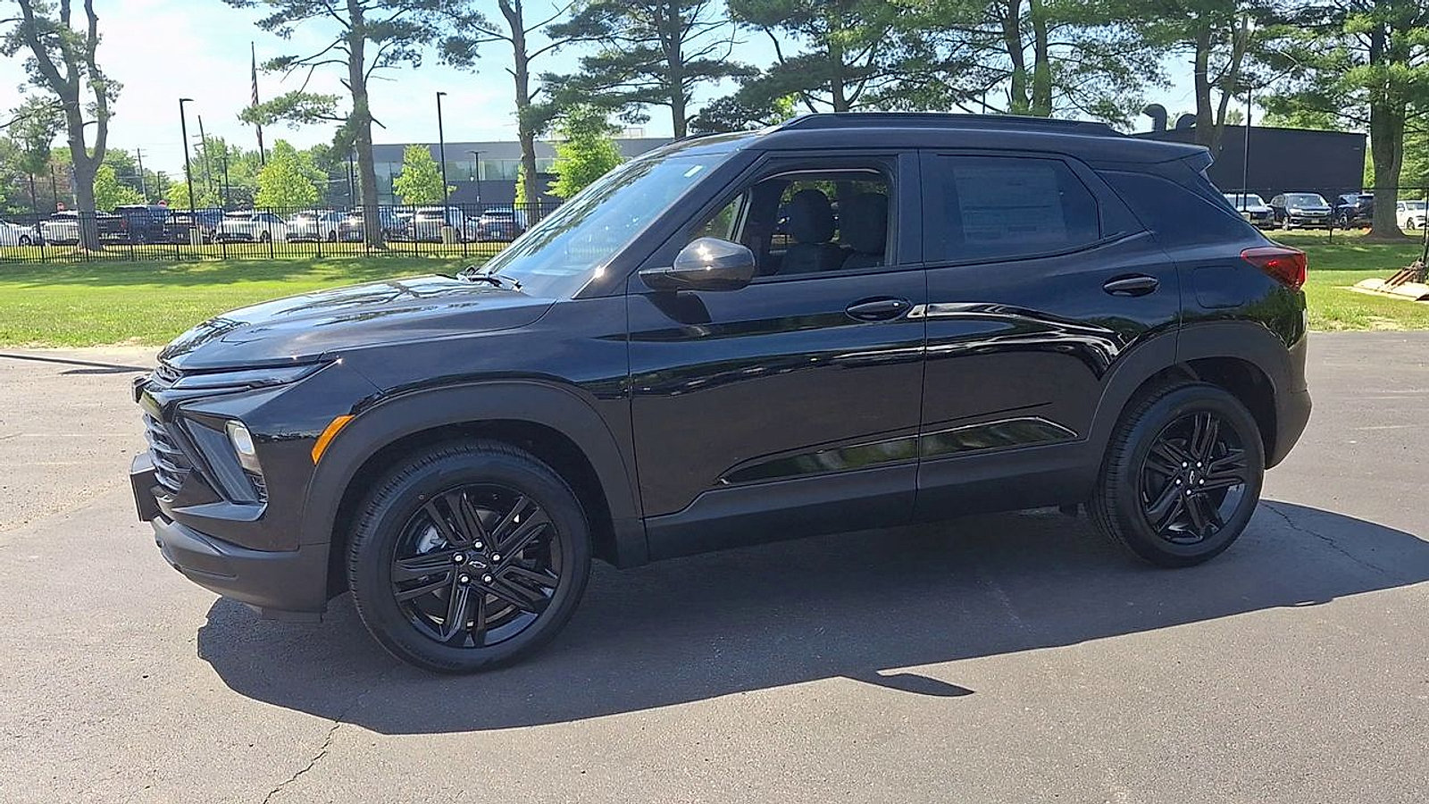 New 2026 Chevrolet TrailBlazer LT w/ Midnight Edition FWD image 7