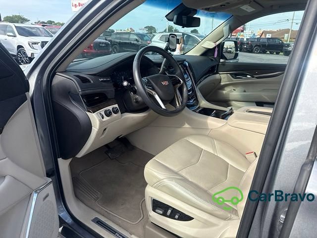 Used 2019 Cadillac Escalade Premium Luxury AWD/4WD image 11