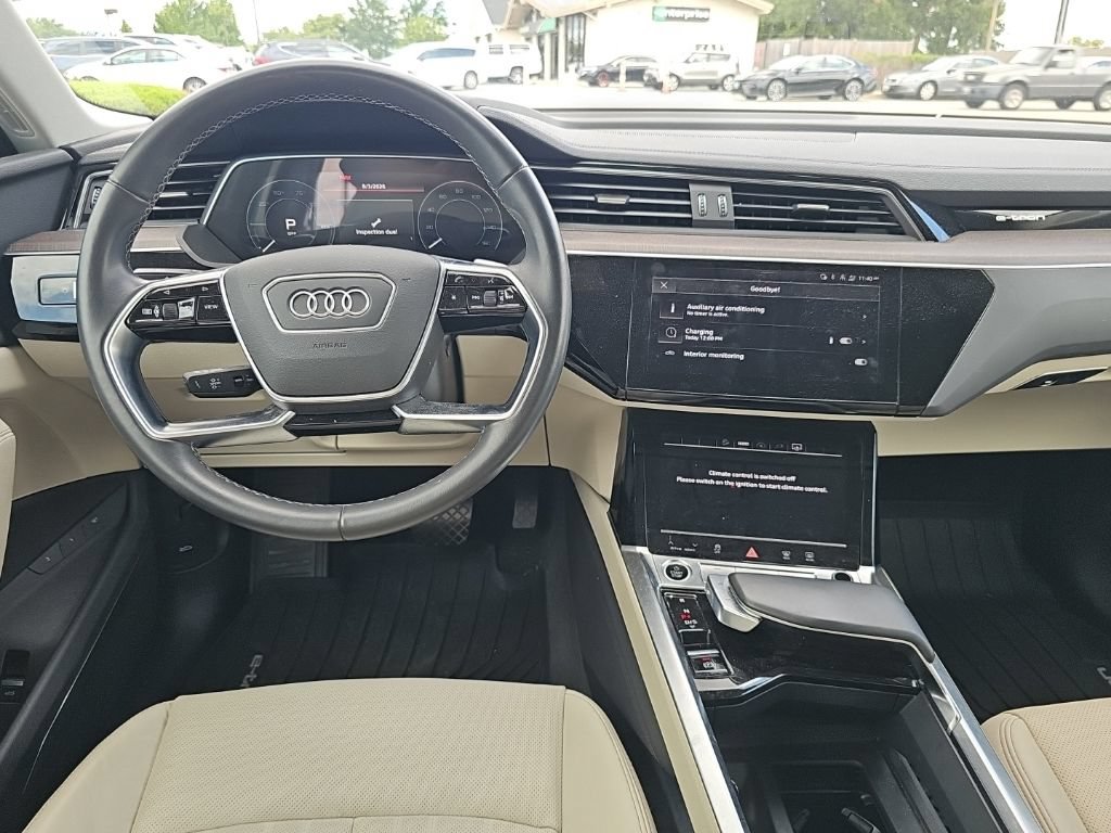 Used 2024 Audi Q8 e-tron Premium Plus w/ Premium Plus Package AWD/4WD image 2