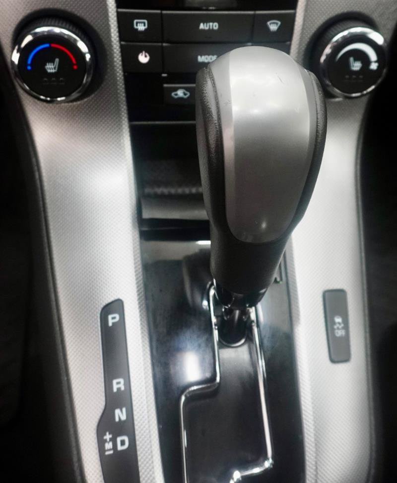 Used 2016 Chevrolet Cruze LTZ w/ Sun, Sound and Sport Package FWD image 18