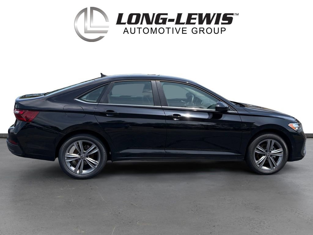 Certified 2023 Volkswagen Jetta SE FWD image 8