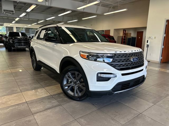 Used 2023 Ford Explorer XLT w/ Equipment Group 202A AWD/4WD image 1