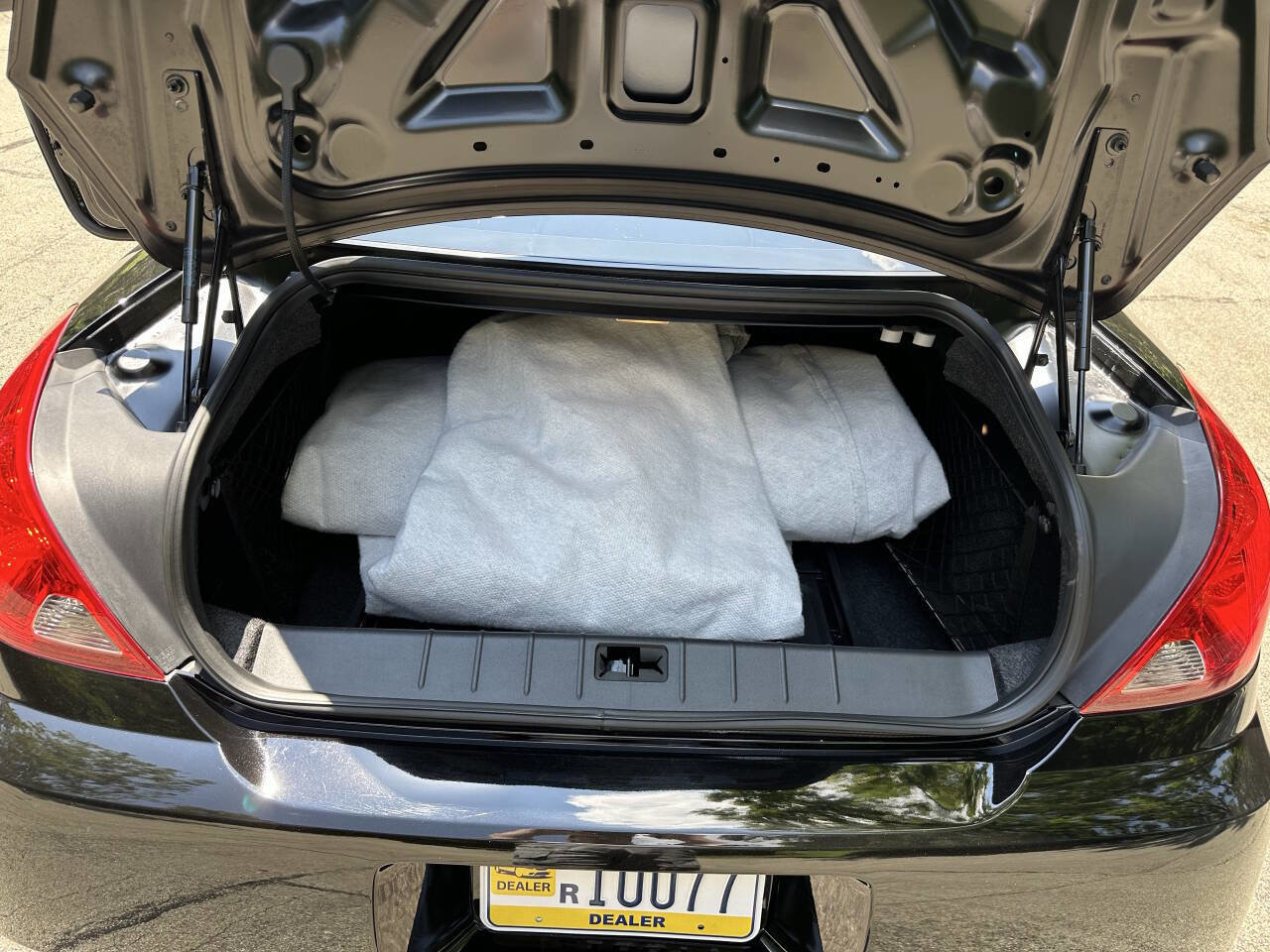 Used 2008 Pontiac G6 GXP w/ Sun And Sound Package image 18