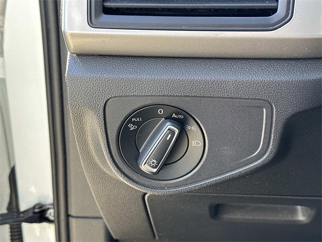 Used 2020 Volkswagen Atlas Cross Sport SE w/ Panoramic Sunroof Package image 25