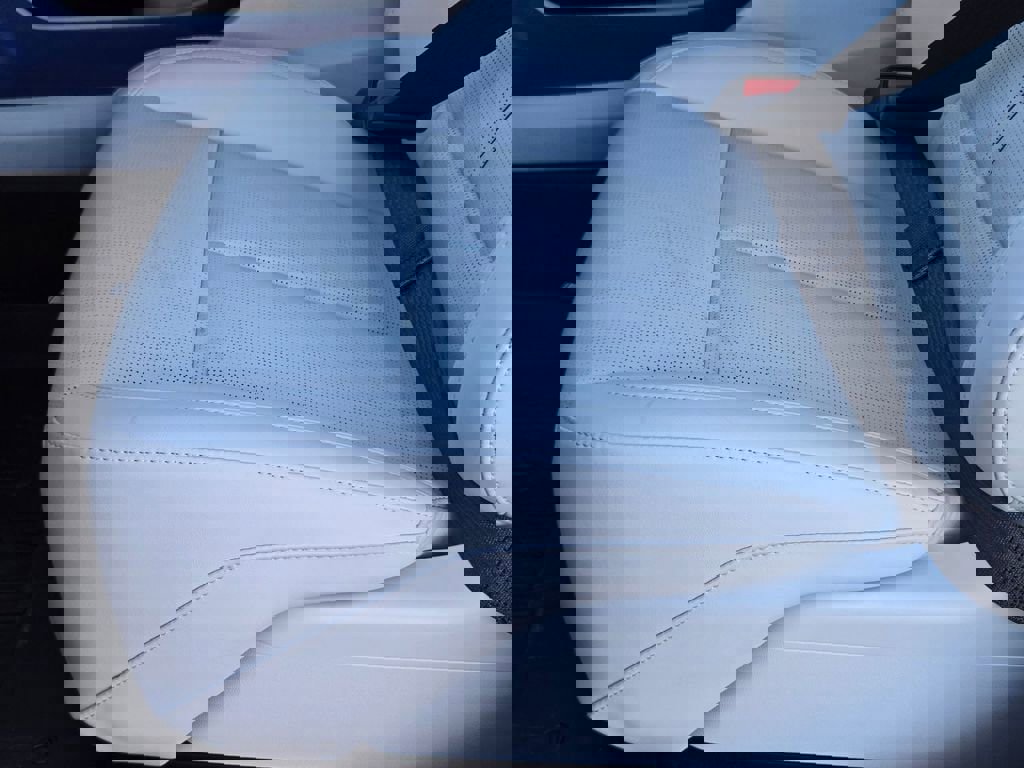 New 2026 Cadillac Optiq Sport 2 w/ LPO, Floor Liner Package image 27