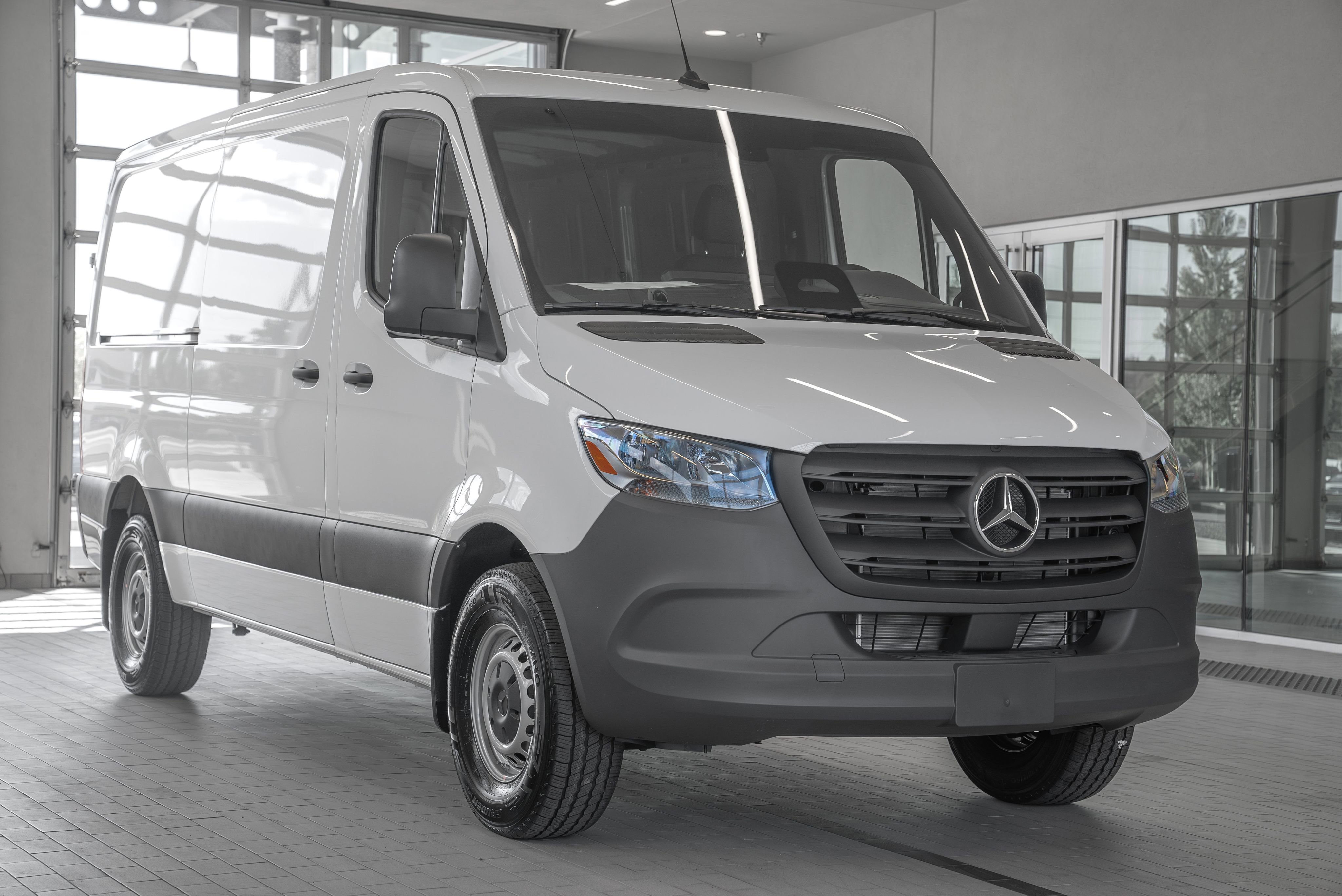 Used 2025 Mercedes-Benz Sprinter 2500 image 20