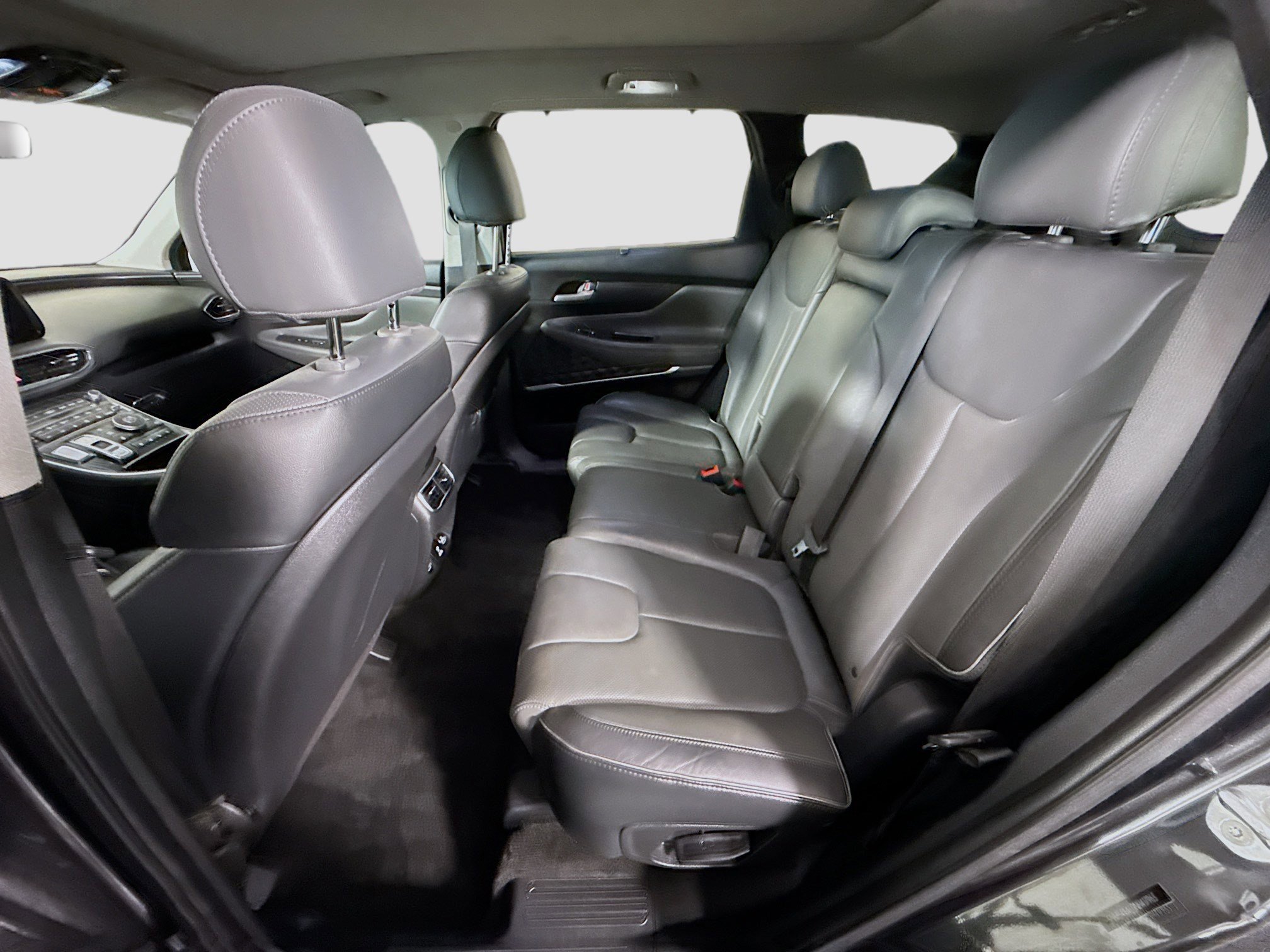Used 2022 Hyundai Santa Fe Limited FWD image 25