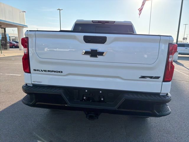 Used 2025 Chevrolet Silverado 1500 ZR2 w/ Technology Package image 4