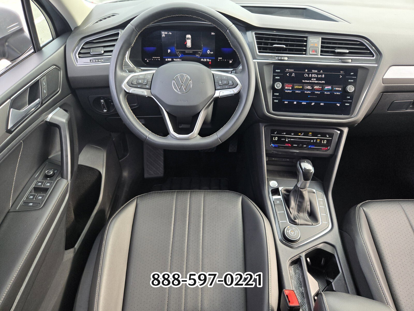 Used 2022 Volkswagen Tiguan SE image 11