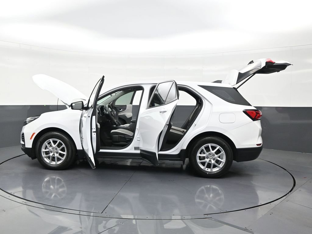 Used 2024 Chevrolet Equinox LS image 31