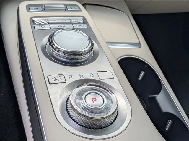 Used 2025 Genesis GV70 2.5T w/ Select Package AWD/4WD image 17