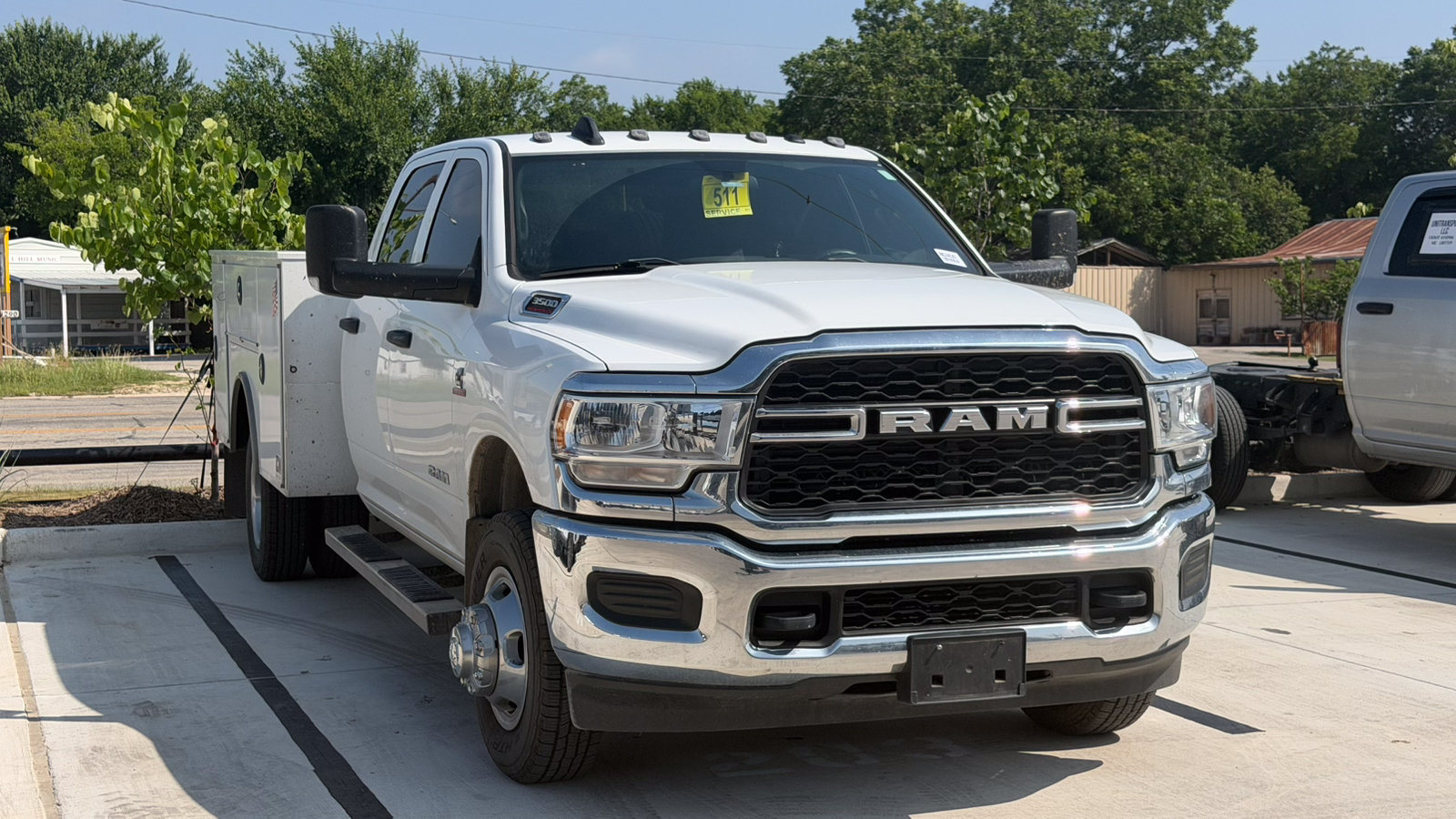 Used 2022 RAM 3500 Tradesman w/ Chrome Appearance Group AWD/4WD image 3