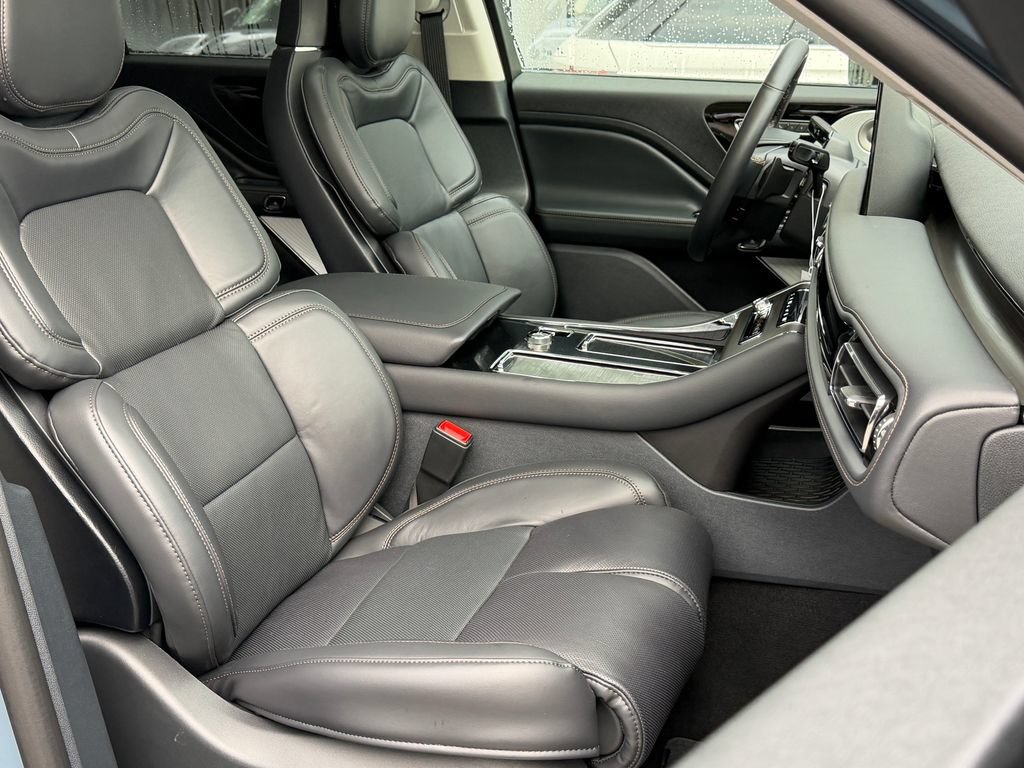 New 2026 Lincoln Aviator Reserve w/ Luxury Package AWD/4WD image 17