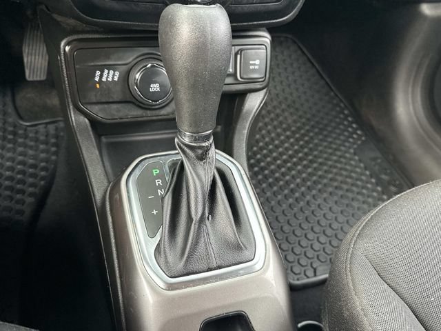 Used 2022 Jeep Renegade Latitude w/ Convenience Group AWD/4WD image 31