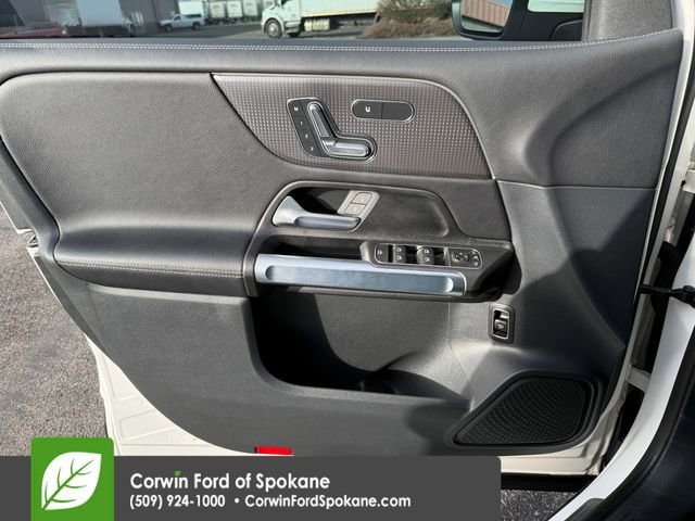 Used 2023 Mercedes-Benz GLB 250 4MATIC image 22