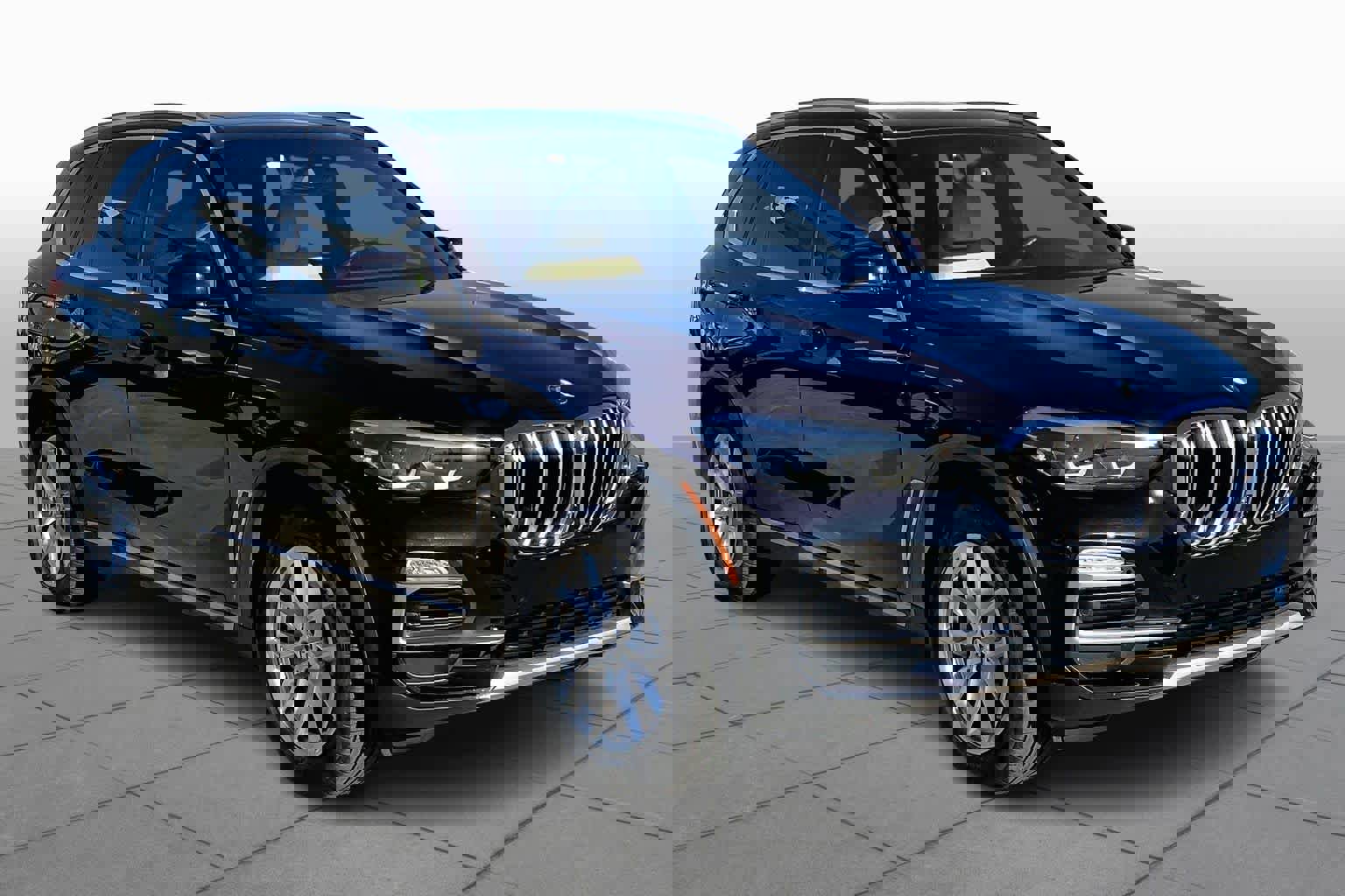 Used 2021 BMW X5 xDrive40i w/ Premium Package image 3