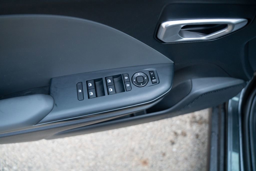 Used 2025 Kia K4 EX image 16