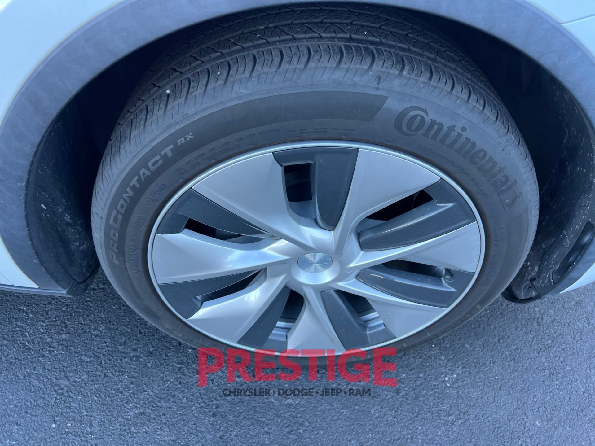 Used 2021 Tesla Model Y Long Range AWD/4WD image 15