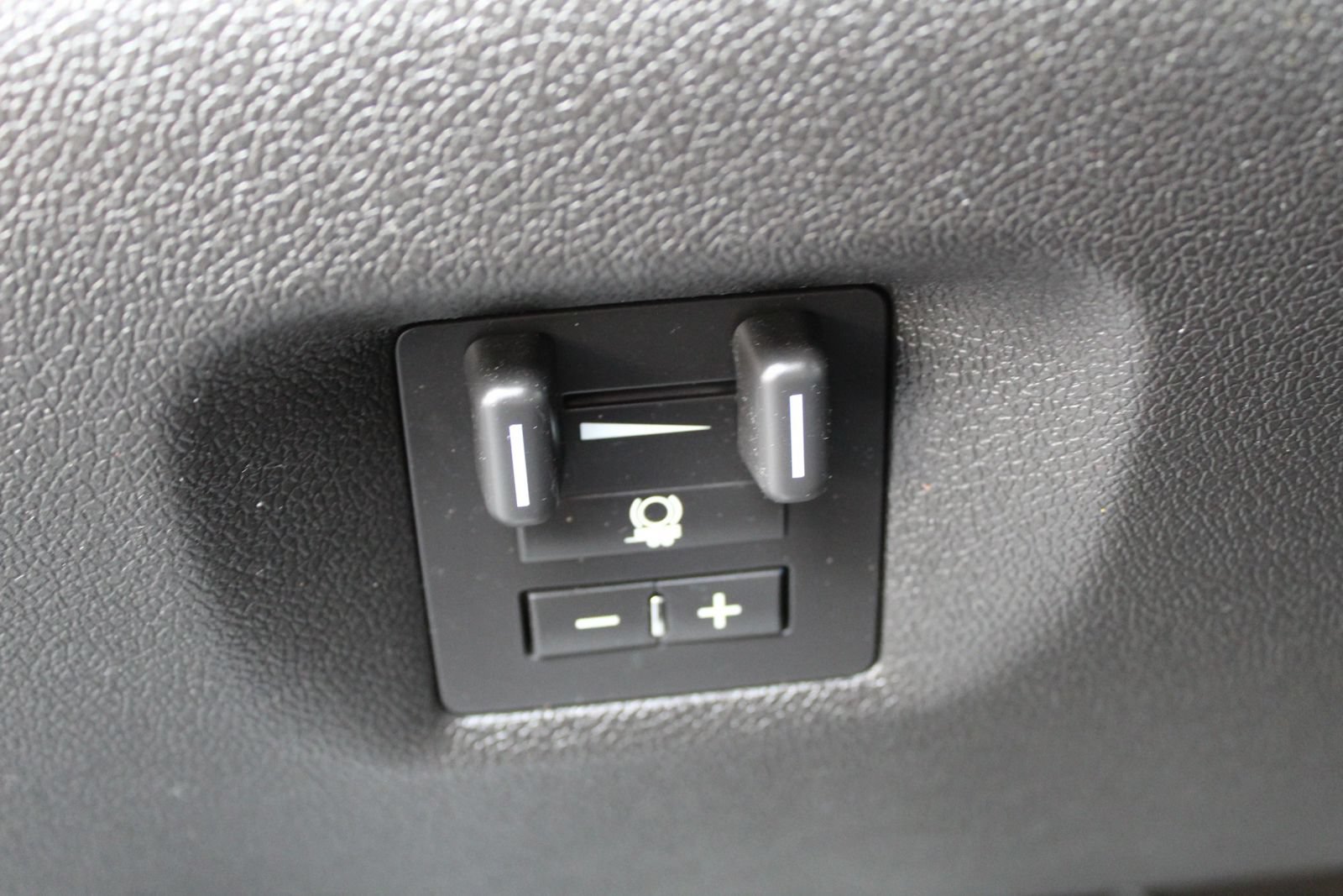 Used 2013 GMC Yukon SLT AWD/4WD image 30