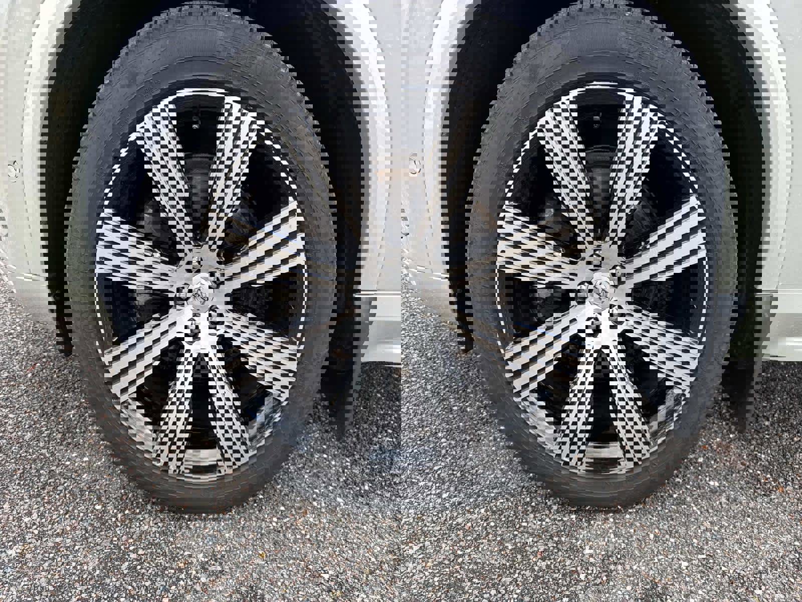 Used 2022 Volvo XC90 T6 Inscription w/ Lounge Package image 10