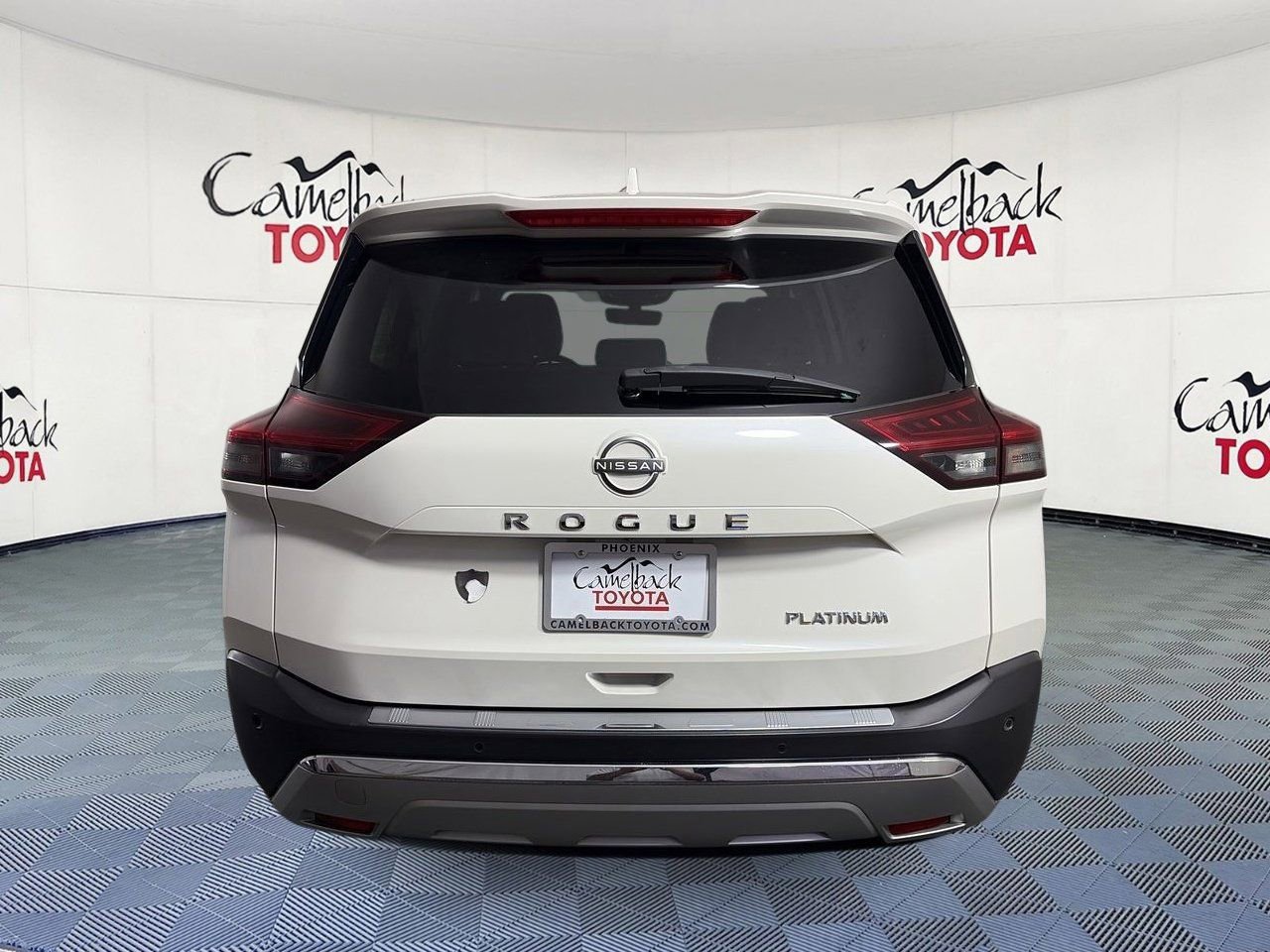 Used 2022 Nissan Rogue Platinum w/ Head-Up Display Package FWD image 7