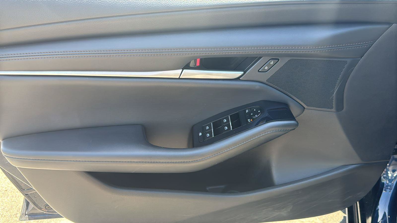 Used 2024 MAZDA MAZDA3 s FWD image 8