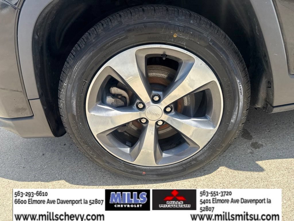 Used 2019 Jeep Cherokee Limited FWD image 9