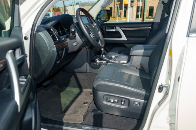 Used 2021 Toyota Land Cruiser image 13