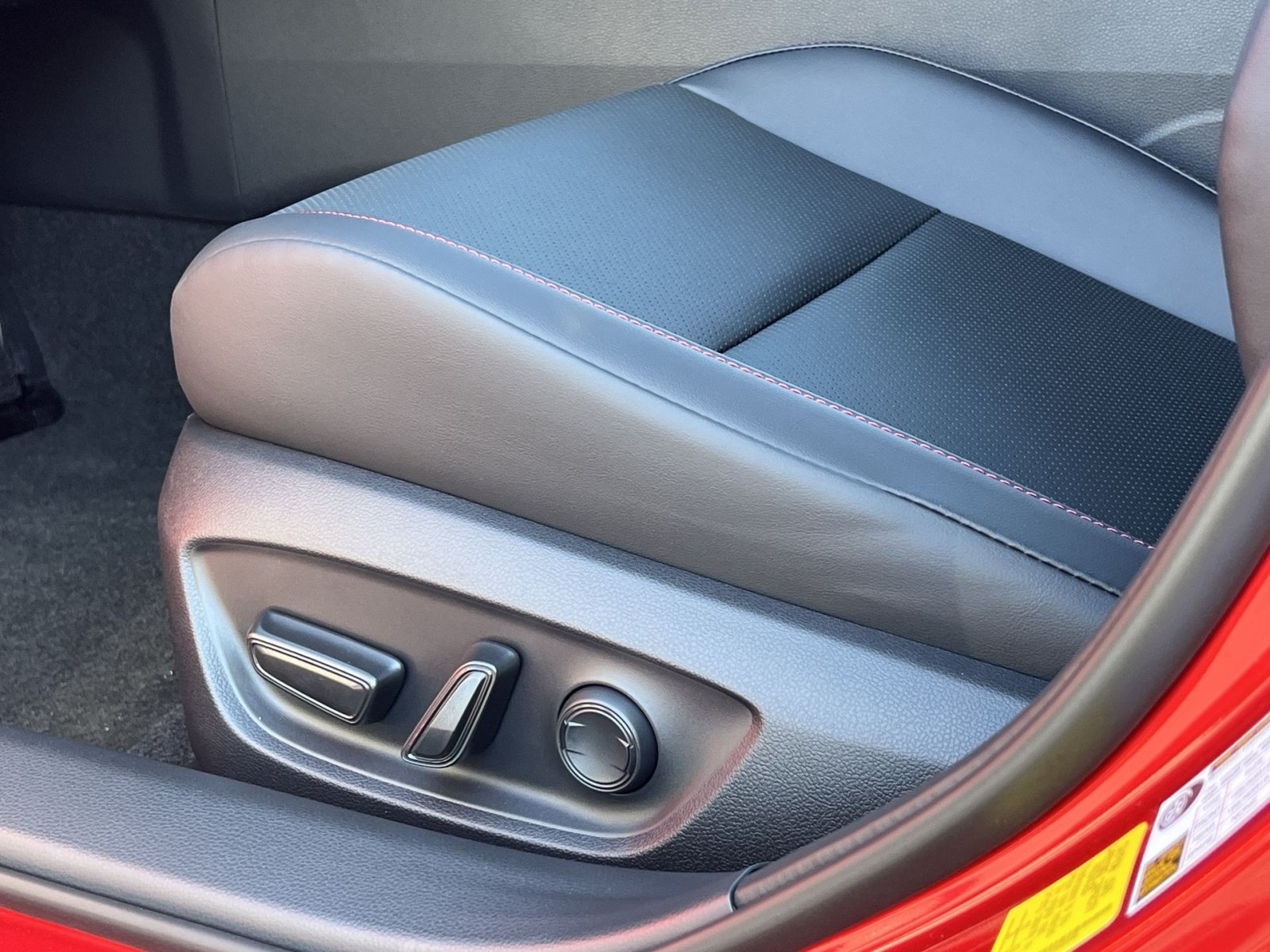 New 2026 Toyota Prius Plug-In Hybrid FWD image 8