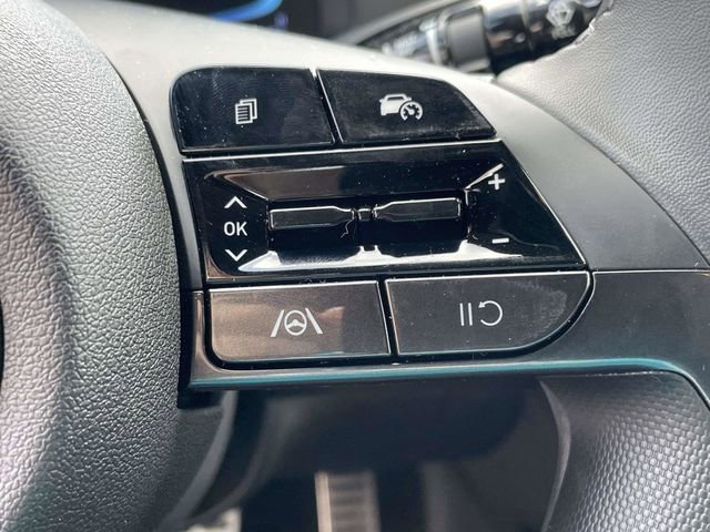 Used 2026 Hyundai Elantra Sport image 10