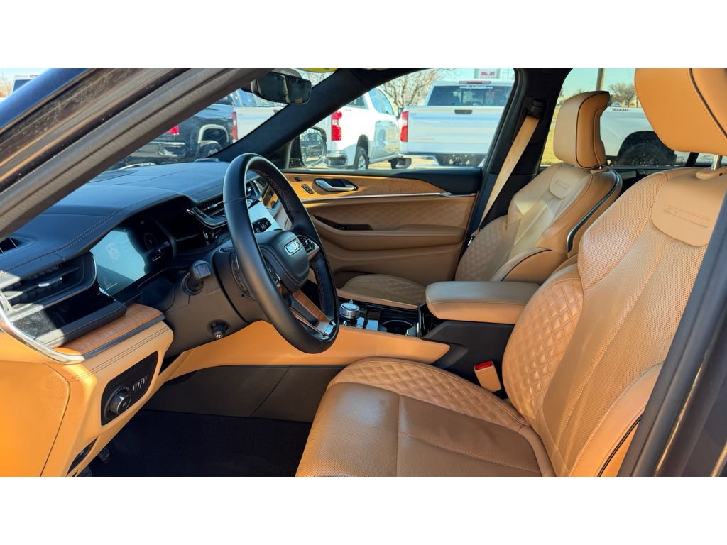 Used 2022 Jeep Grand Cherokee Summit image 10