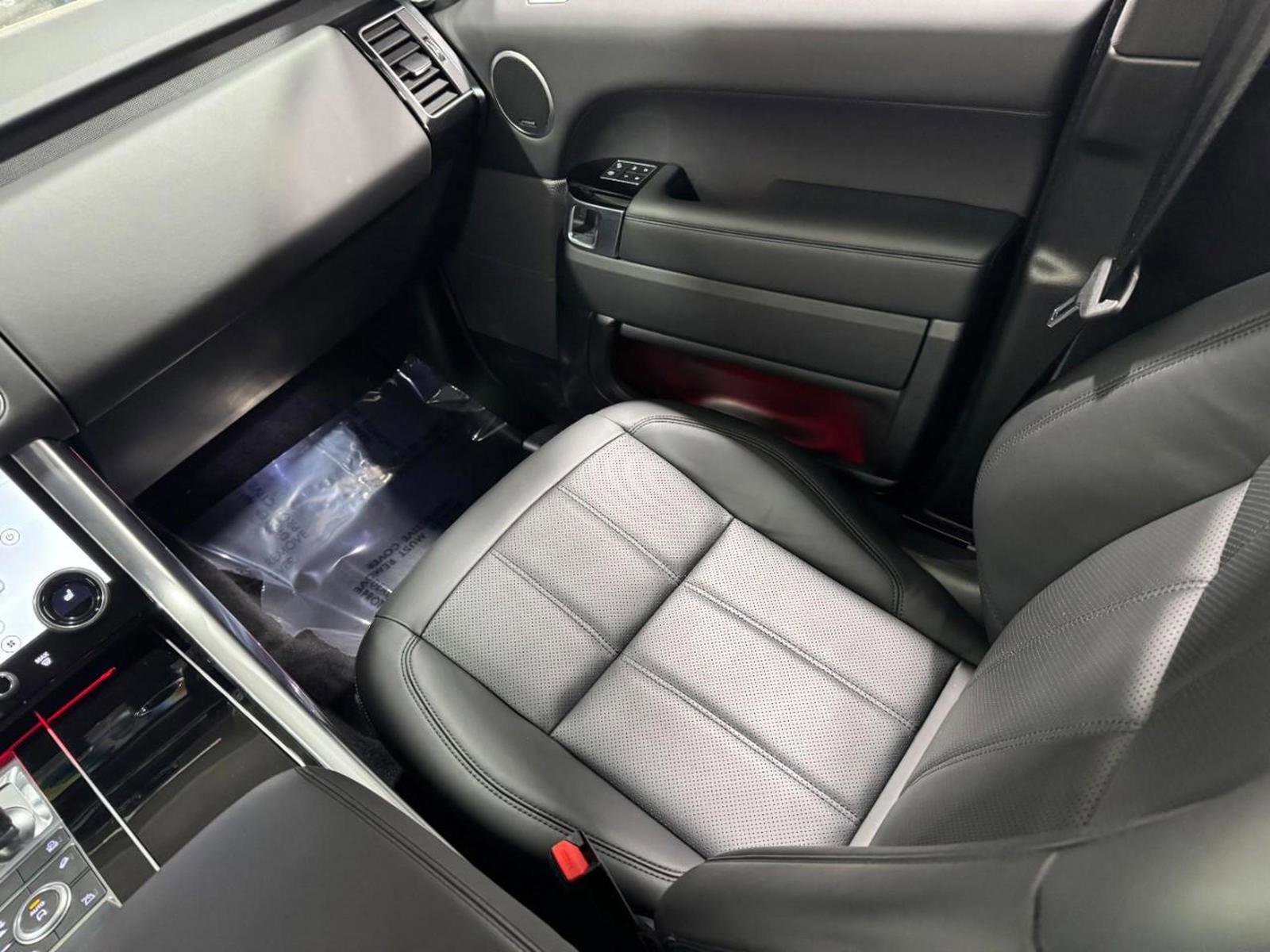 Used 2020 Land Rover Range Rover Sport HSE Dynamic image 18