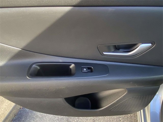 Used 2023 Hyundai Elantra SE image 11