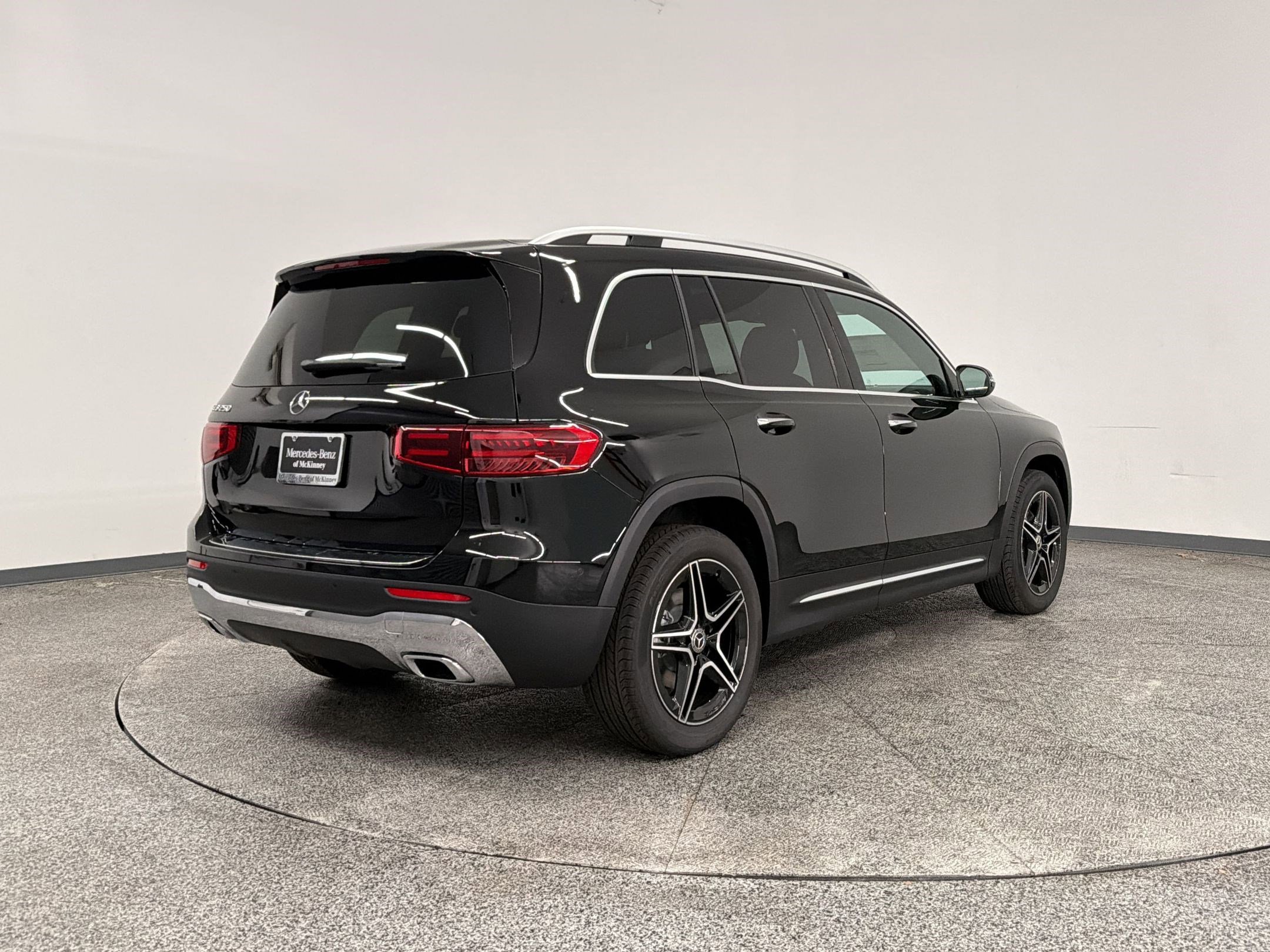 Used 2026 Mercedes-Benz GLB 250 image 9