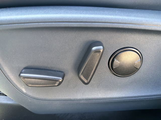 Used 2022 Ford Maverick Lariat w/ Lariat Luxury Package image 12